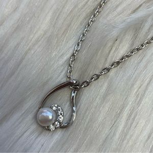 Faux pearl faceted rhinestones dainty silver tone necklace
